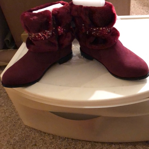 Boots - Picture 3 of 4